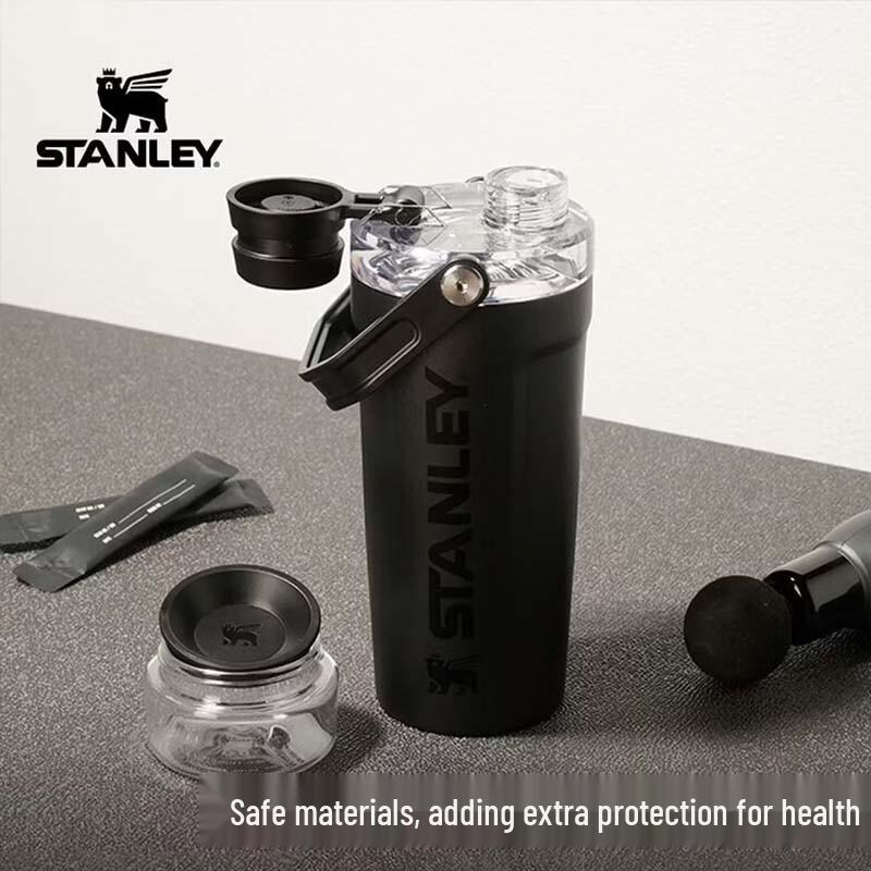 STANLEY Borraccia Sportiva Shaker Isolante in Acciaio Inossidabile
