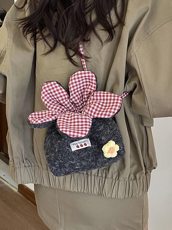 Plush Floral Drawstring Bag With Grid Pattern For Casual Daily Use