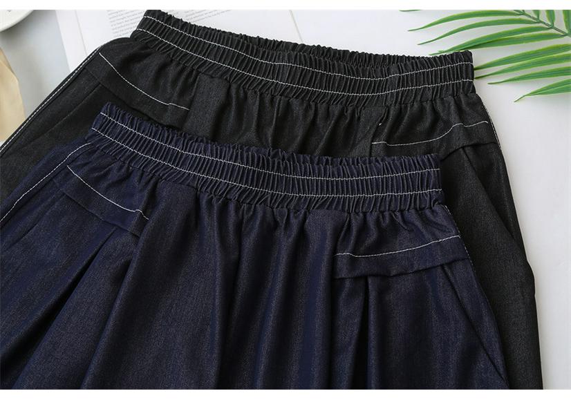 Plus Size Women's High-Waisted Wide-Leg Tencel Denim Shorts with Elastic Waist 