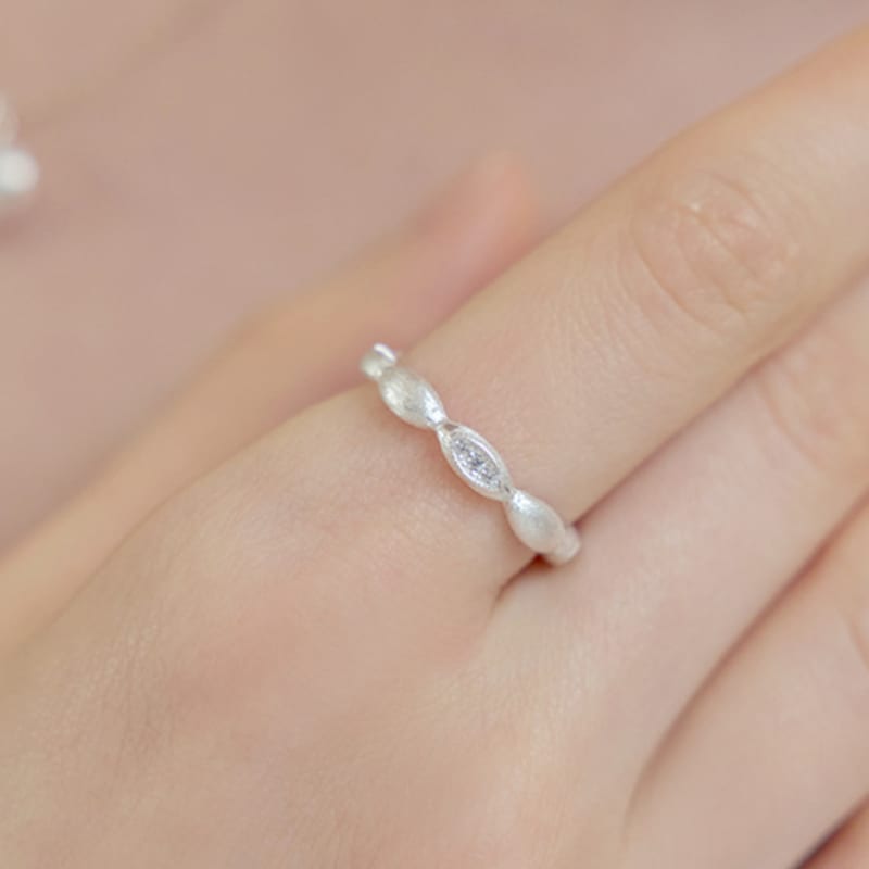 Lewe Point Clear Matte Ring