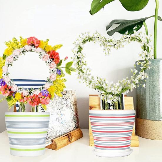 Plant Circle Trellis Climbing Plants Coated Wire Trellis Planter Insert Heart Shape Trellis Small Plant Support Stakes for Flowers Houseplants Garden