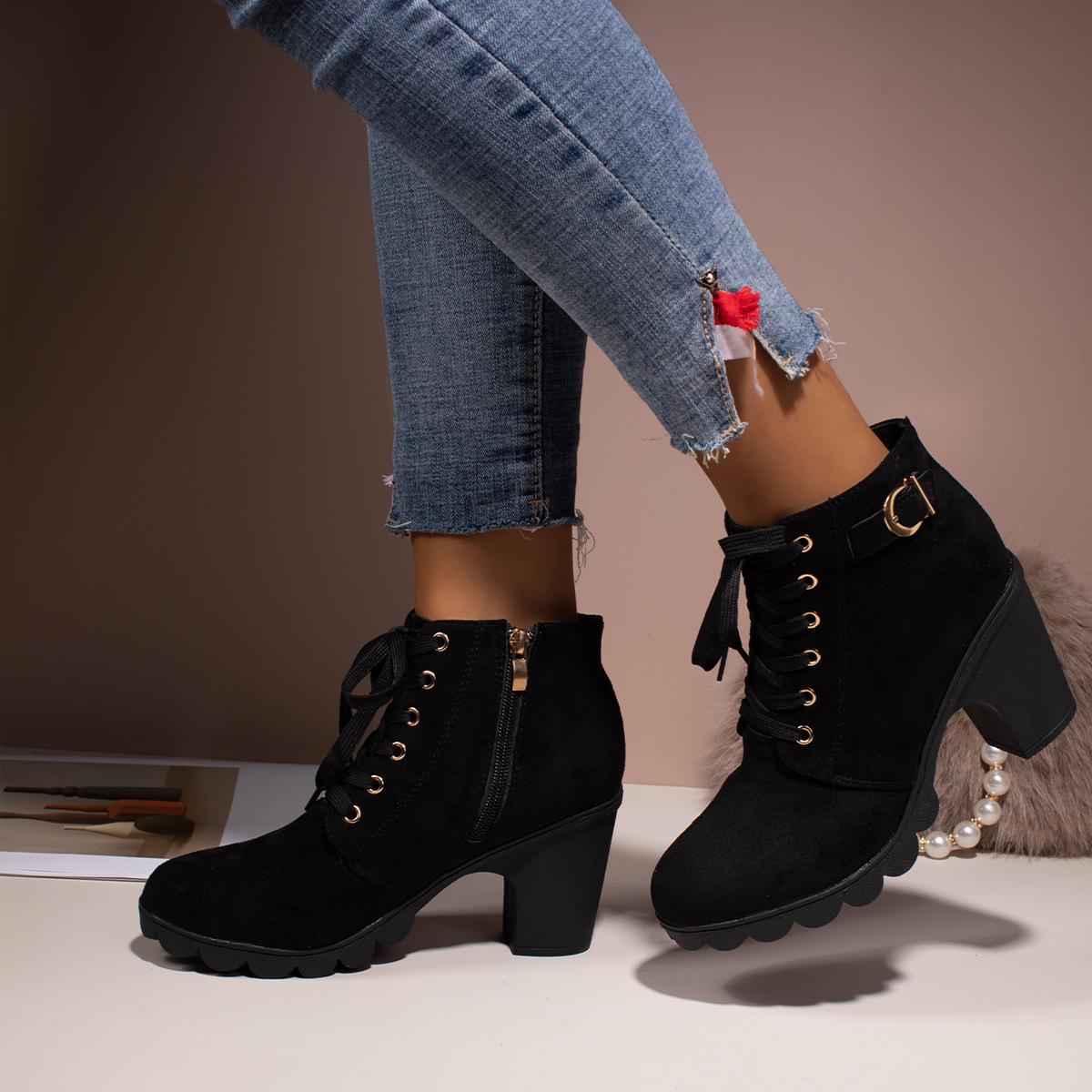 

Женские ботинки мартин на шнуровке с массивным каблуком большого размера - Новая мода Осень 2024 41 чёрный