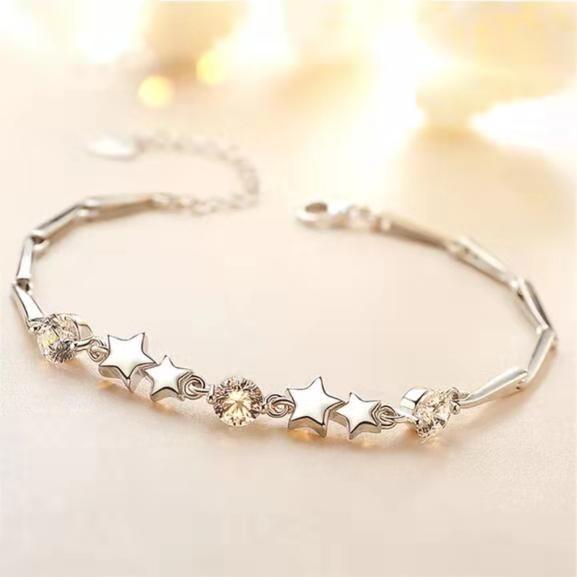 Four-Leaf Clover Handmade Lucky Bracelet for Women, Simple European and American Style, Perfect for Students and Friends