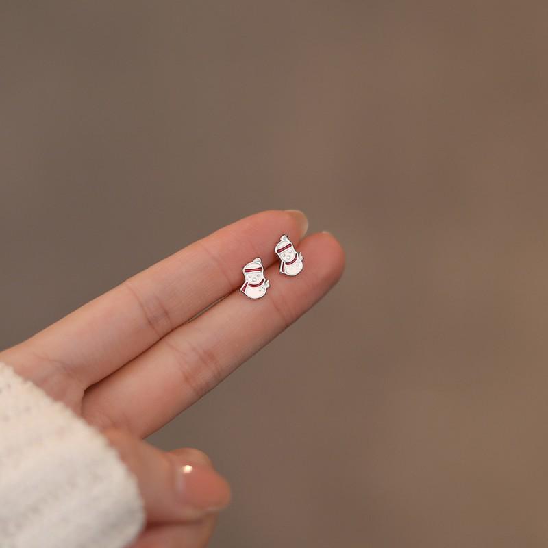 European & American Cute Snowman Epoxy Stud Earrings - Fresh, Versatile, Sweet Fashion for Women At Christmas
