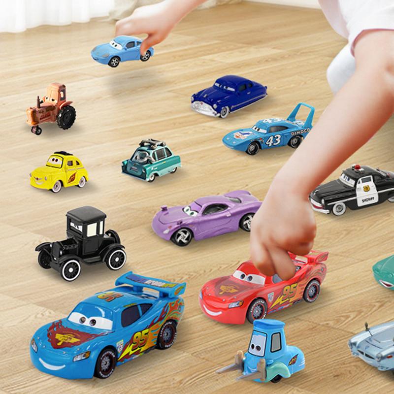 Autos Disney Pixar Cars Lightning McQueen Hook Jackson Storm The King Hook 1:55 Metalllegierung Auto Spielzeugmodell Spielzeug Kindergeschenke