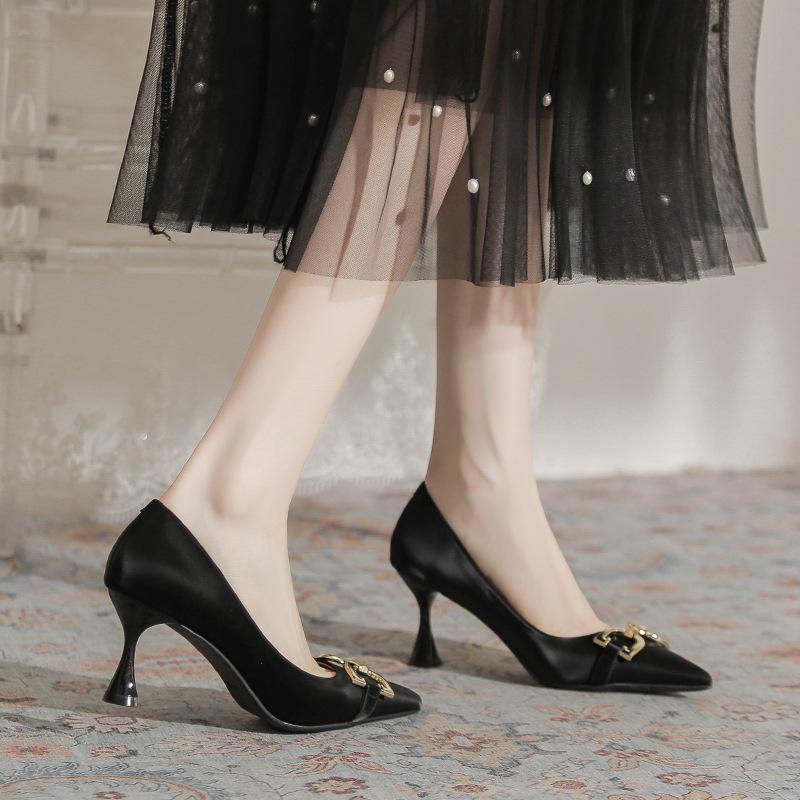 Burgunderrote spitze High Heels 2025 neu Frühling und Herbst Retro-Stil modisch und bequem vielseitig Pendler Einzel Schuhe Damen