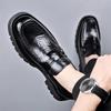 Mode 2024 Mode Britischer Stil Retro Übergröße Herren Slipper Frühling Herbst Design Neue Dickbesohlte Leder Schlupfschuhe Herren Businessschuhe