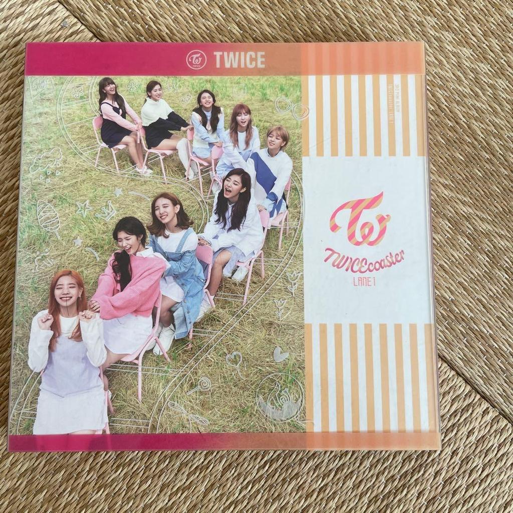 [GEBRAUCHT] TWICE CDs und Bücher