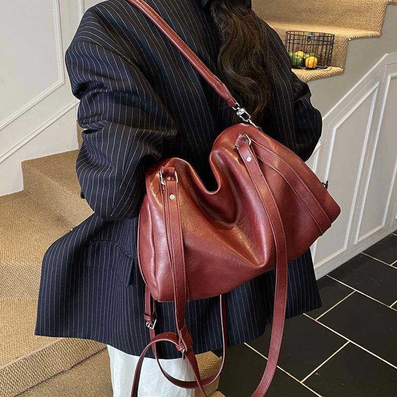 Premium sense retro hand bag women's autumn and winter 2025 popular shoulder bag large capacity pillow bag messenger bag