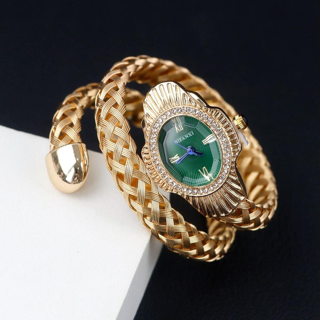 Relógio de Pulso AAA Clássico Único Cabeça de Cobra Feminino Moda Estilo Retro Namorada Relógio de Luxo Feminino Brilhante AAA Dourado Relógio Presente