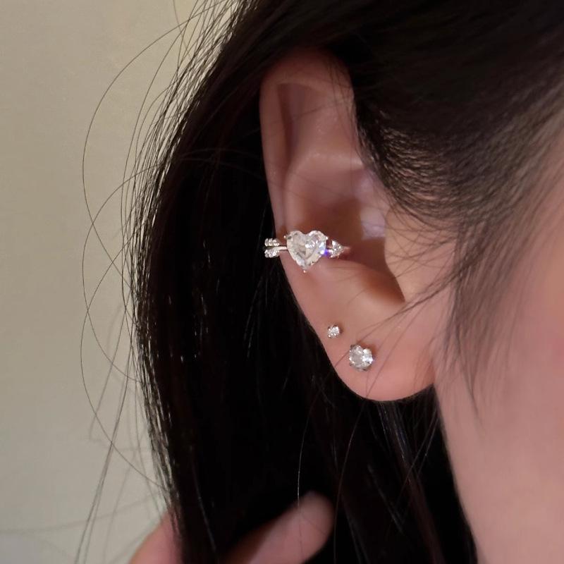 Cupid's Arrow Non-Piercing Heart Ear Cuff - Artistic Women's Design Clip-On Earrings