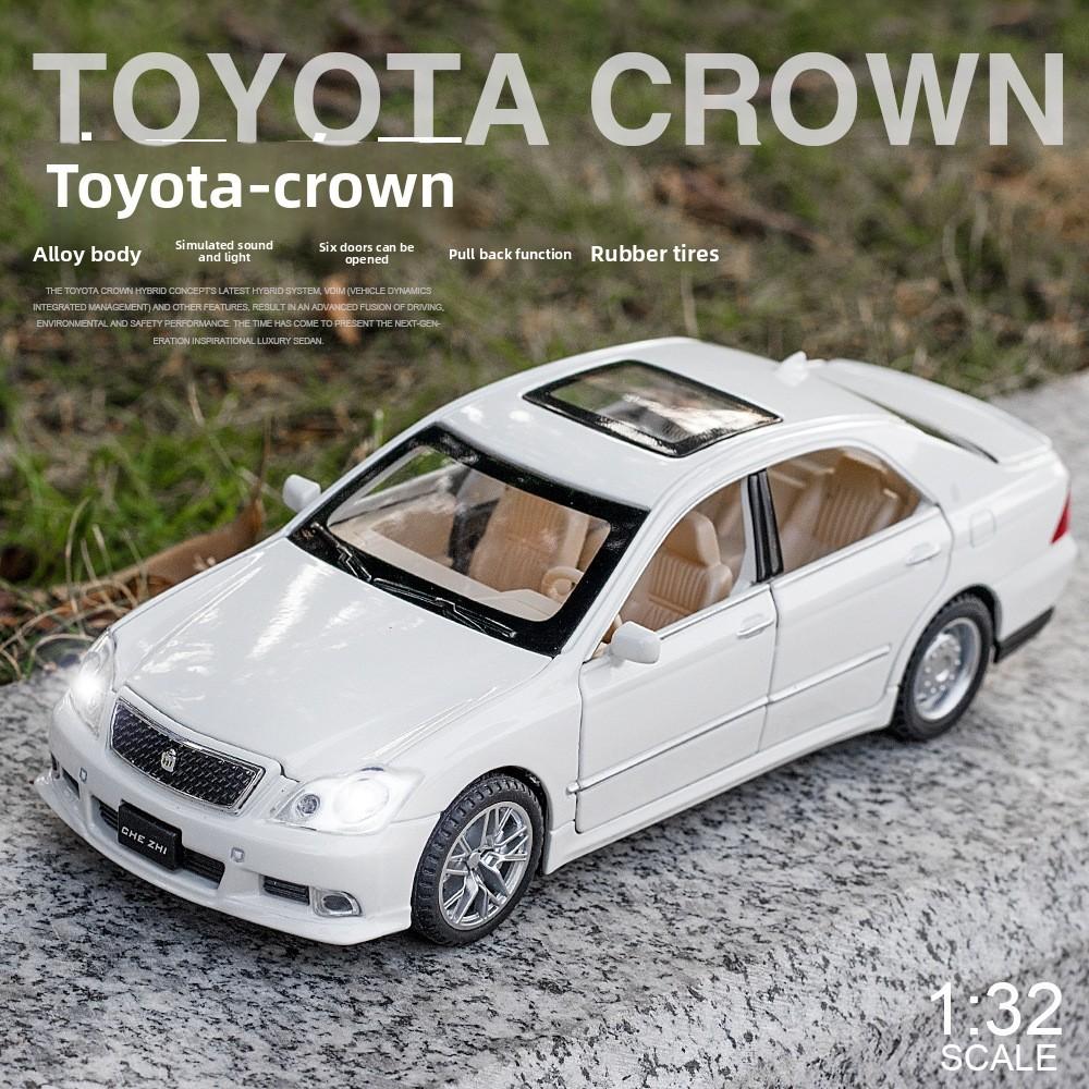 Alloy Car Model Toyota Crown Classic Sedan With Light And Sound For Collectors
