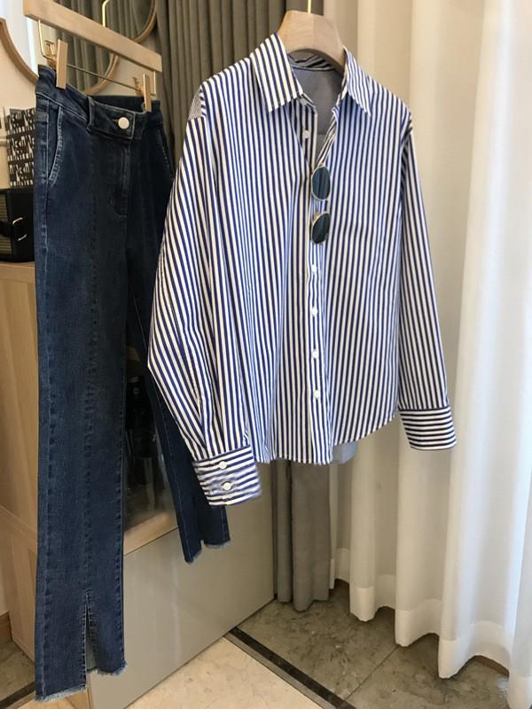 Kadınlar için Şık Mavi & Beyaz Çizgili Uzun Kollu Gömlek - Şık Sonbahar Tasarımı