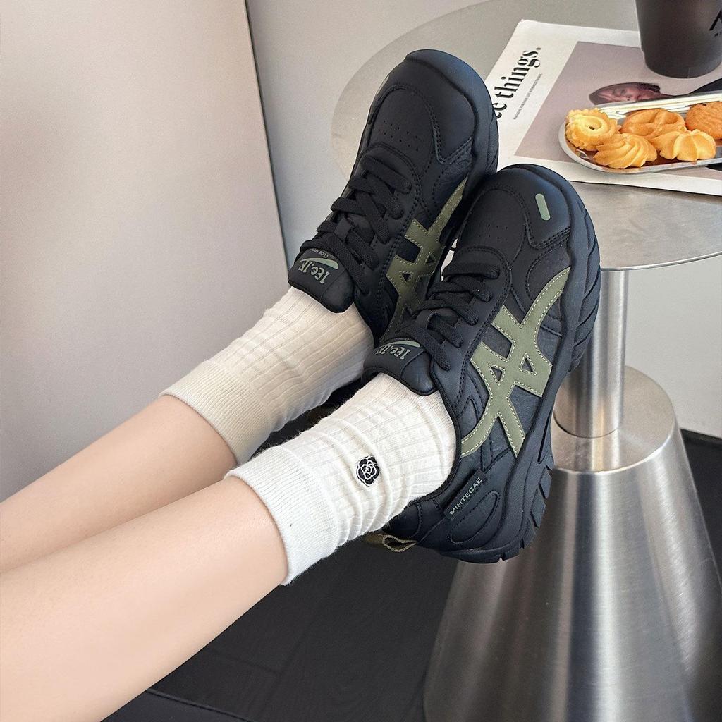 2025 New Soft-Soled Korean Flat Leather Running Shoes - Trendy & Comfortable