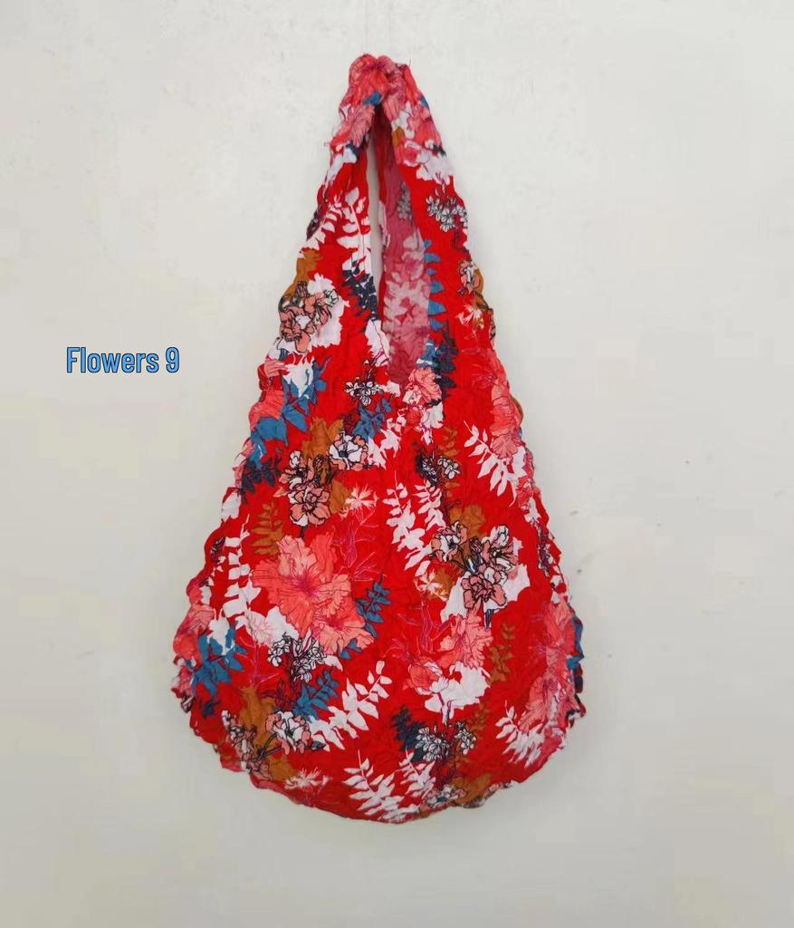 Miura Telescopic Pleated Handheld Bag - Hedgehog Design