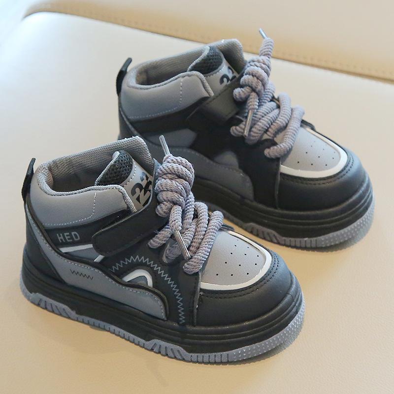 Children's Sports Shoes 2025 Spring and Autumn New Boys' Casual Board Shoes High-top Girls' Bread Shoes Soft-soled Baby Shoes List
