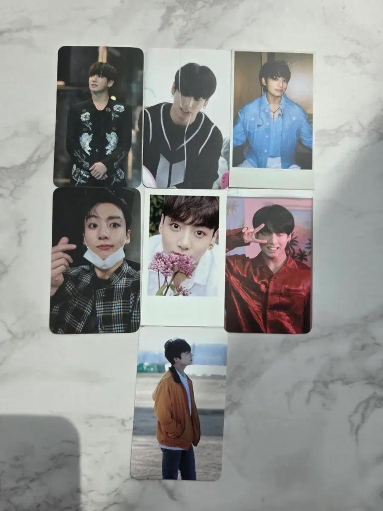 BTS (Bangtan Boys) Set di Fotocard Politiche