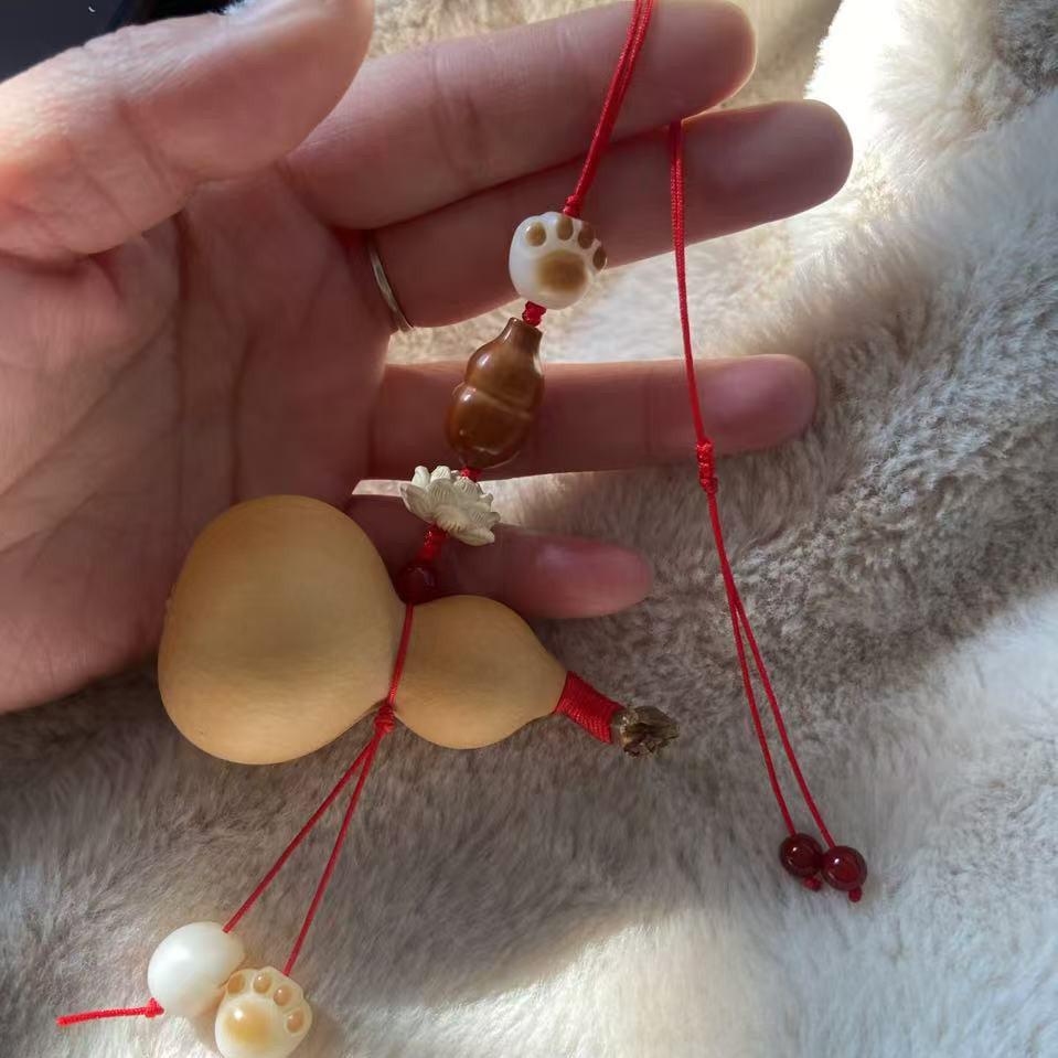 Xianci Wenwan Gourd Keychain & Car Pendant: Fortune and Blessing Charm for Men and Women