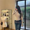 Pure Desire V-Neck Crochet Lace Shirt: Women's Long-Sleeve Slim-Fit T-Shirt for Autumn/Winter, Hot Girl Style, Short Top.