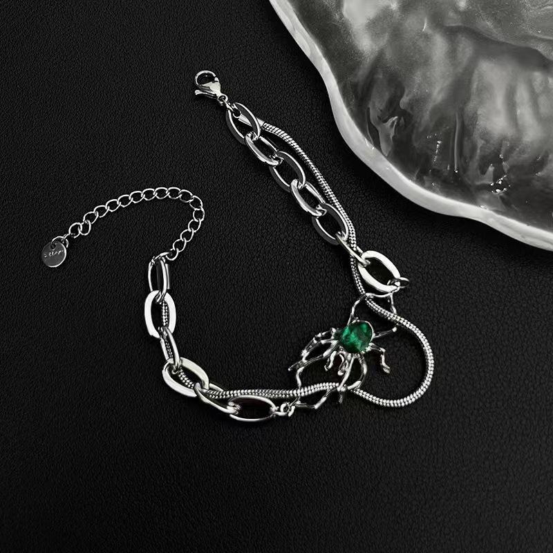 

Spider Fashionable Unisex Hand Chain Bracelet With Cool Minimalist Design Ideal Gifting For