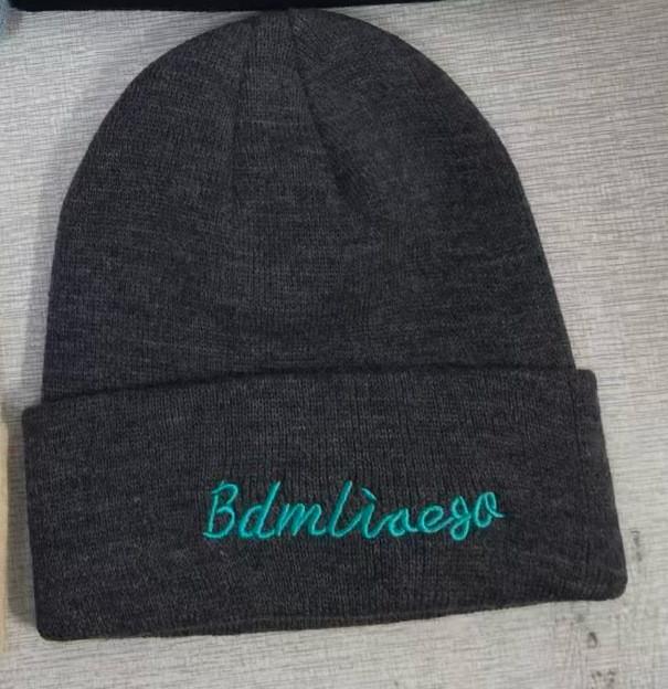 

Knitted Hat For Women With Embroidered Letters Warm Winter Fashion Accessory For Casual Wear сірий колір