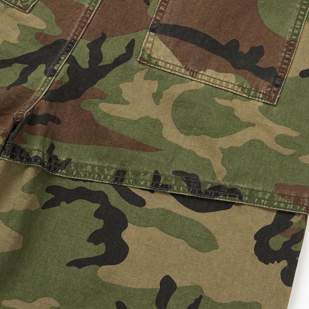 ESCONDIDO DETRÁS de Pantalones Cortos Bermuda con Bolsillo Grande (Camuflaje)