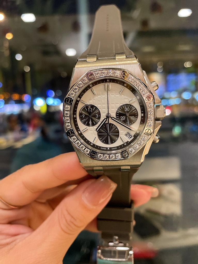 New Oak Swiss Quartz Offshore Watch Women's New Personality Fashion Rubber Large Dial Electronic Waterproof Watch