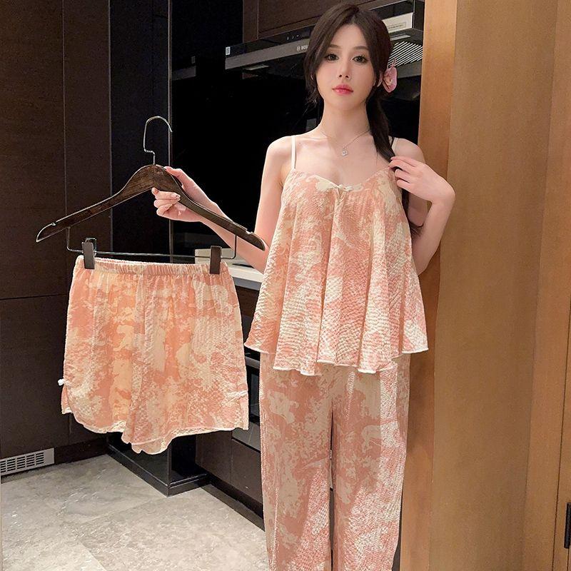 Dreiteiliges Set Sommer-Hauskleidung im chinesischen Batikstil im Pure Desire-Stil mit Brustpolstern und Hosenträger-Pyjama zum Drübertragen