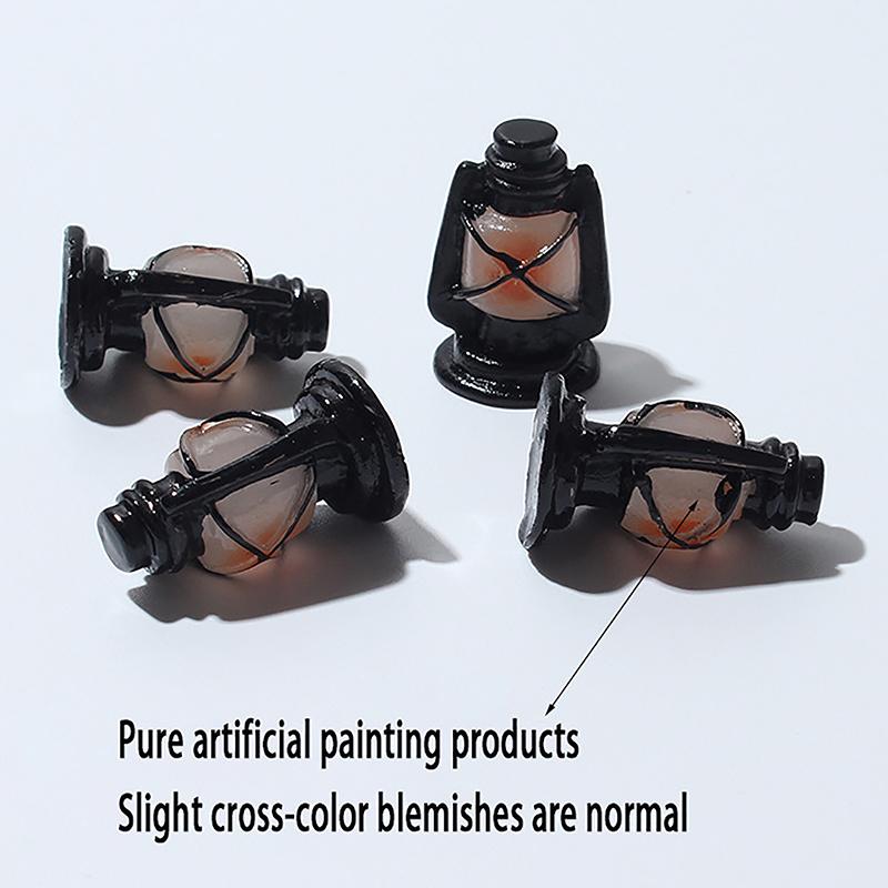 2Pcs Dollhouse Mini Vintage Black Simulation 3D Kerosene Lamp Baby Gift Toy Diy Hole Shoes Keychain Phone Case Accessories