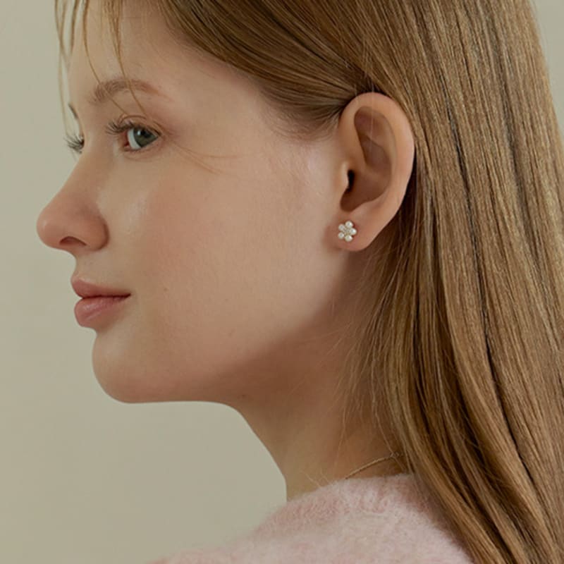 Lewe Clear Pearl Flower Earring