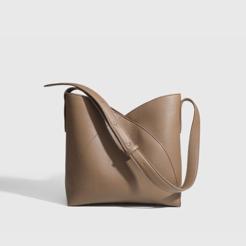 2024 Autumn/Winter New Niche Single-Shoulder Crossbody Bag, Commuting Large-Capacity Casual Fashion High-End Handheld Bucket Bag