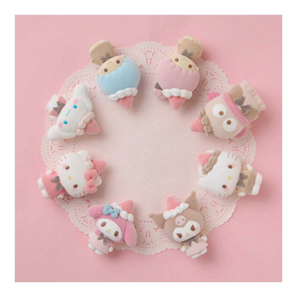 Кукла-друг персонажей Sanrio 2, коробка из 12 штук (Конфеты-игрушки)