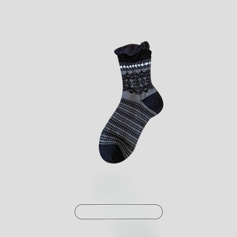 Female Autumn and Winter New Product Fashion All Kinds of Retro Clash Color Lace Nation Wind Tube Cotton Socks