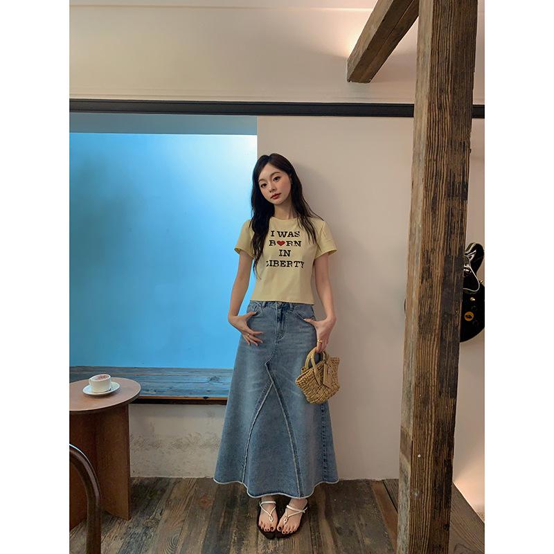 Introducing the "NEWOPEN 2025 Retro Washed Patchwork High Waist Denim Midi Skirt S5097" – a Stylish Summer Staple for a Slimming Vintage Look.