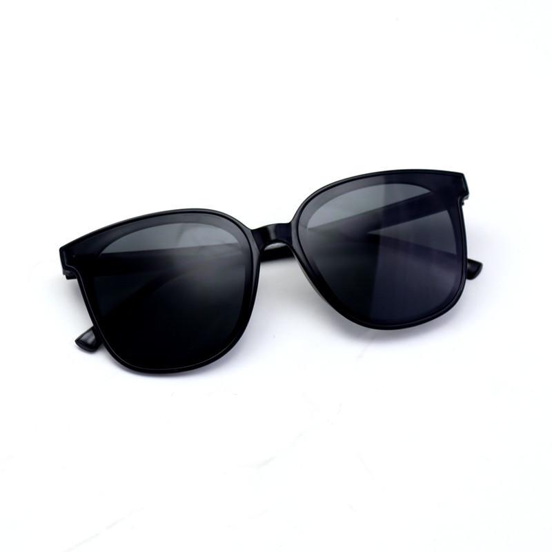 Trendy GM Square Sunglasses for Men and Women - Perfect for Sun Protection and Live Streaming, Includes Small Gift