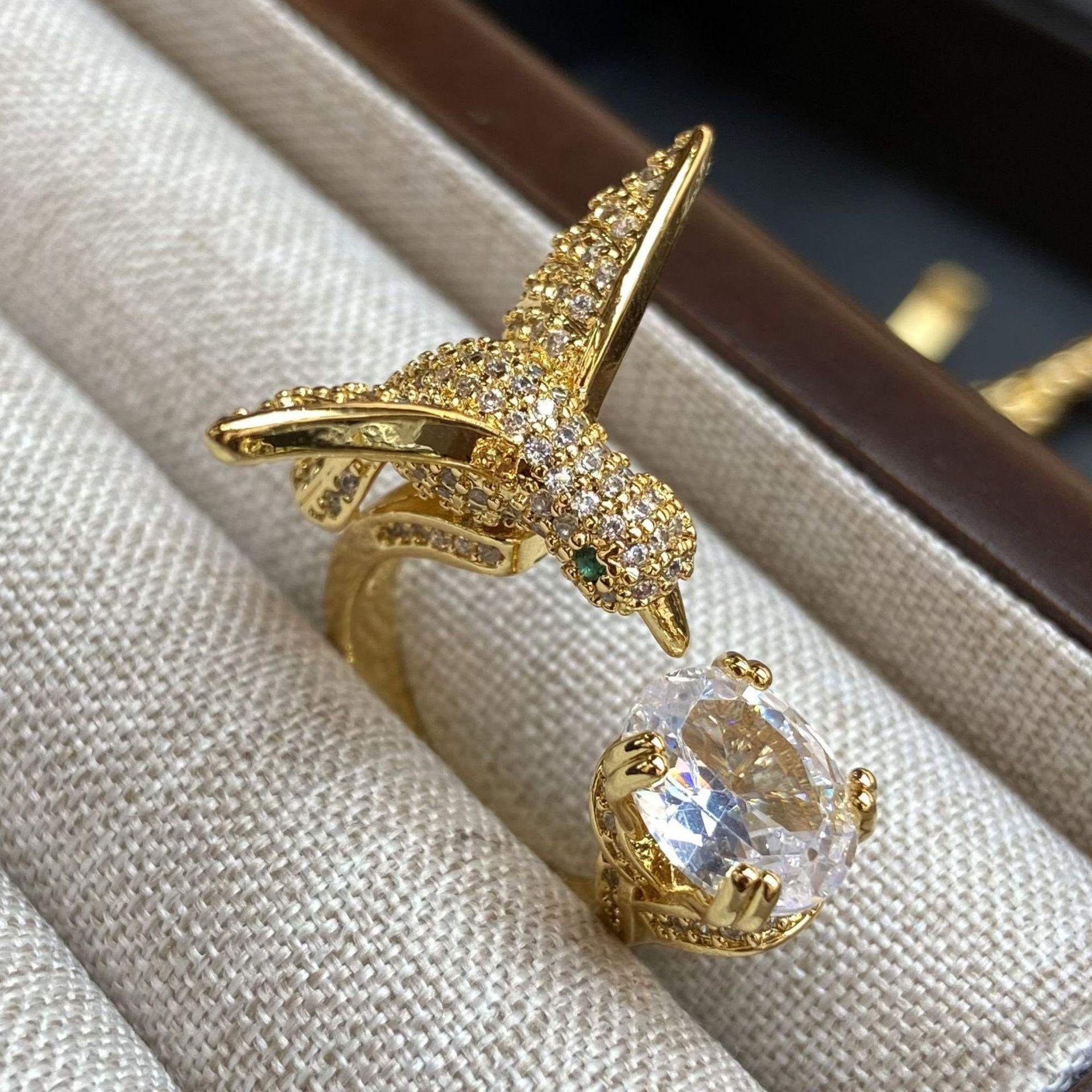 

Популярное открытое кольцо с колибри, женское кольцо с покрытием из 18-каратного золота в форме яйца с цирконием в виде колибри, легкая роскошная оправа, красочное женское кольцо-сокровище