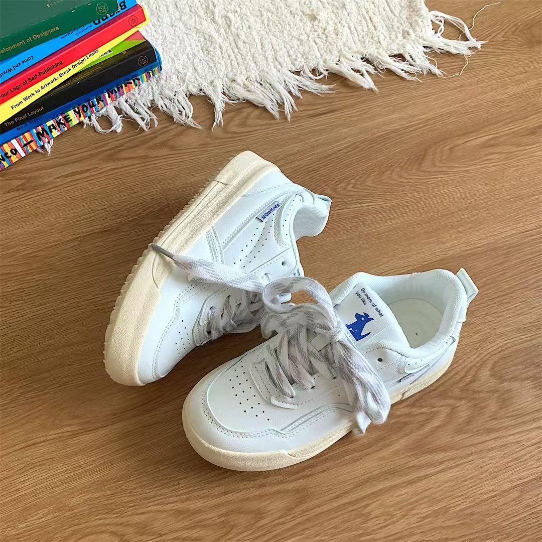 

2024 осень новые классические универсальные маленькие белые туфли женские универсальные корейские нишевые ретро-платформы спортивные повседневные туфли для серфинга 40 белый