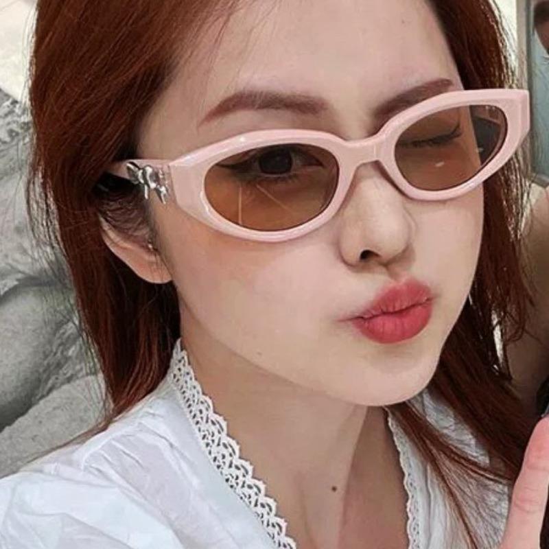 Retro Oval Bow Sunglasses Women Fashion Y2K Small Oval Frame Sun Glasses Brand Designer Glasses Outdoor Leisure UV400 Eyewear