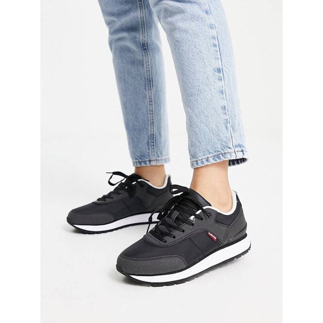 

Черные кроссовки Levi s munro pu