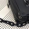 Crossbody-Tasche Unisex Mode Kleine Quadratische Umhängetasche Handtasche für Damen und Herren PU-Leder Messenger-Handtaschen mit Verstellbarem Riemen
