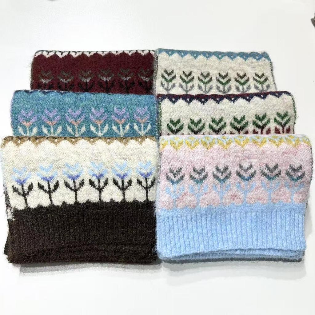 2025 Women's Retro Wool Jacquard Knit Scarf - Cozy, Versatile Winter Neck Warmer with Korean Style for Christmas and Autumn