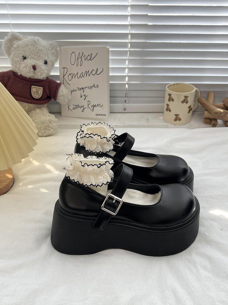 

Черные туфли на платформе из маленькой кожи женские 2025 новые универсальные французские Мэри Джейн с ремешком на одной пряжке, одинарные туфли с увеличенной толщиной 39 чёрный