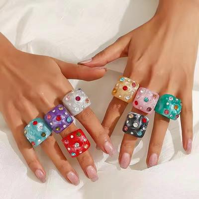 Nya Söta Färgstarka Tjocka Akryl Fingerringar för Kvinnor Flickor Trendiga Harts Kristall Fyrkantiga Stapelbara Ringar Minimalistiska Smycken Gåva
