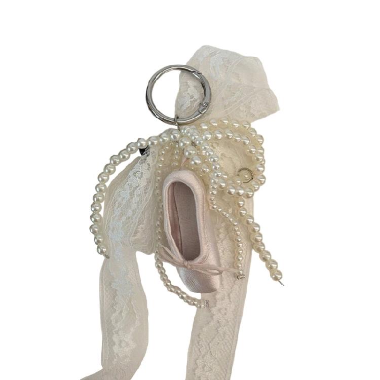 Fashionable Ballet Shoe Key Fob Pearls Keychain Combining Textured Lace Fabric and Pearls Beads Design for Backpack Bag белый
