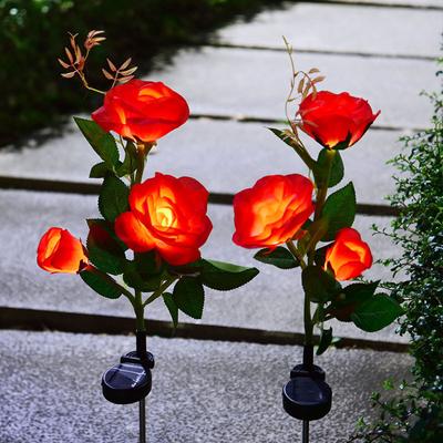 Lot de 2 Lampes Solaires Roses au Sol Extérieur Étanche Cour Puissance LED Lumière Fleur Artificielle pour Décoration de Cour Paysage Jardin