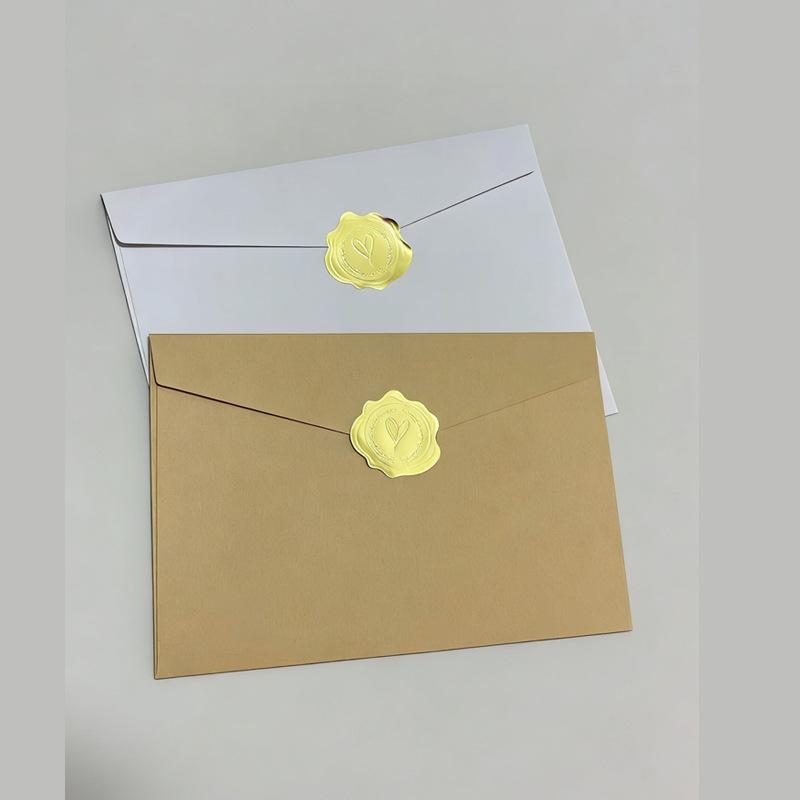 Thickened Pearlized Triangular Kraft Paper Envelope for Business Meetings