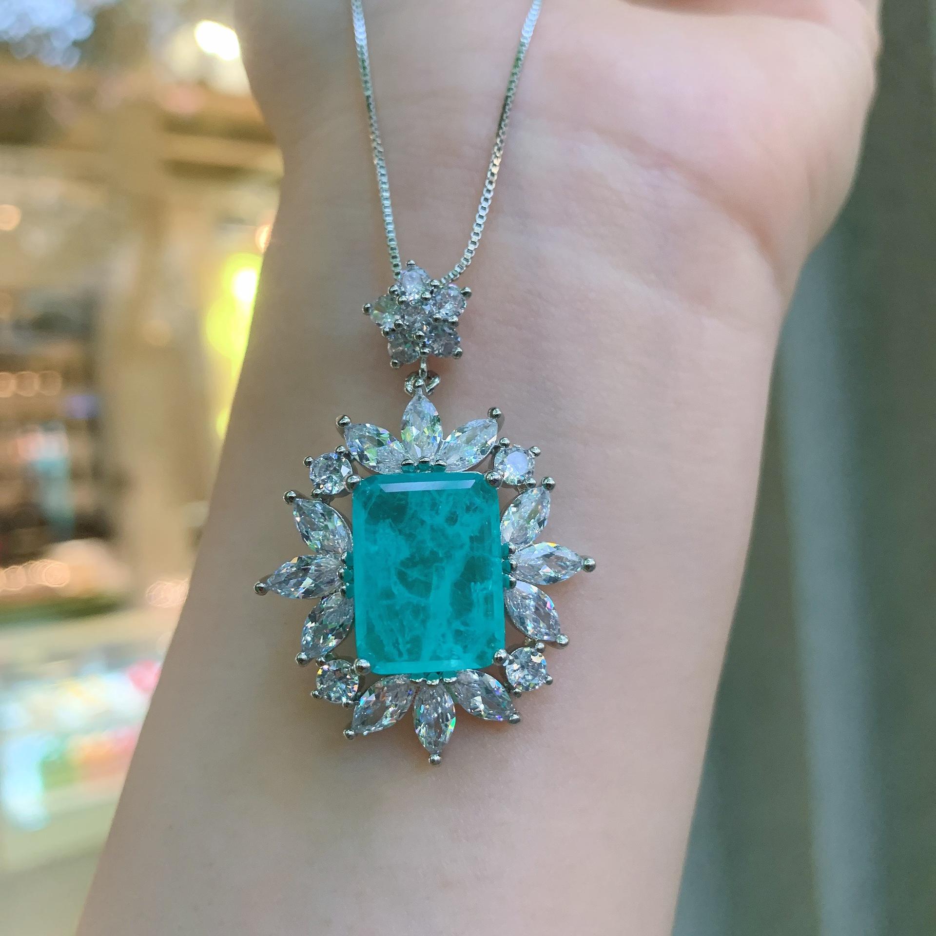 

Jewelry Simulation Emerald Colored Treasure Pendant Retro Micro-Inlaid Zircon Women S Necklace Pendant Manufacturer