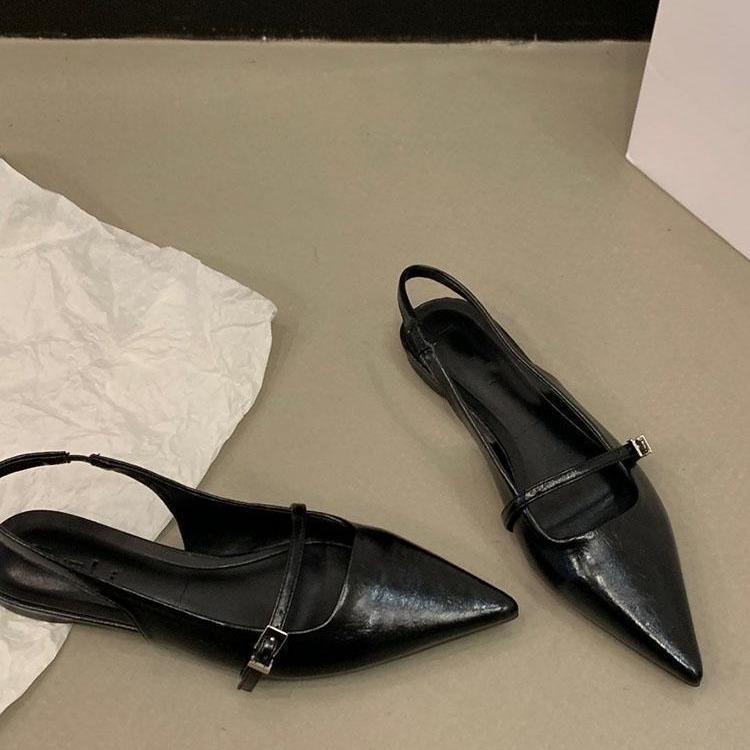 Flat-bottomed bag head sandals women's 2025 new spring and summer new pointed niche design sense one word with empty single shoes