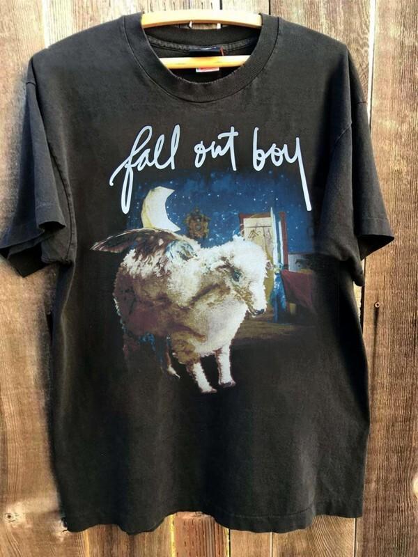 

2001 Fall Out Boy Band Graphic Black T shirt Unisex Tee S5XL NH20637 Unisex T-Shirt M