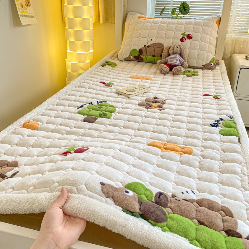 Plush Milk Velvet Mattress Pad - Thick Quilted Cushion for Dorms, Tatami, or Single Beds